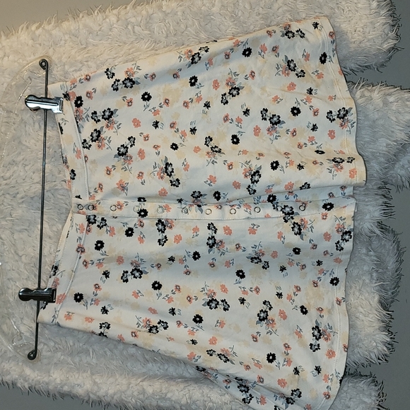 Ardene Cute Mini Skirt - Picture 2 of 4